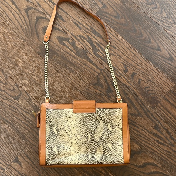 NWT BCBGMAXAZRIA Halena shoulder bag - Picture 3 of 7